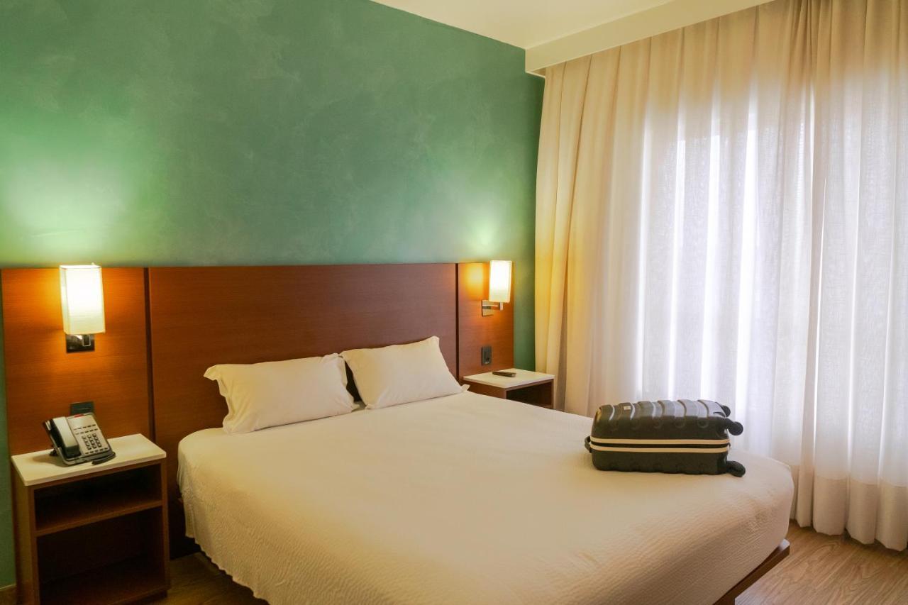 Ibis Styles Curitiba Aeroporto Hotel São José dos Pinhais Buitenkant foto