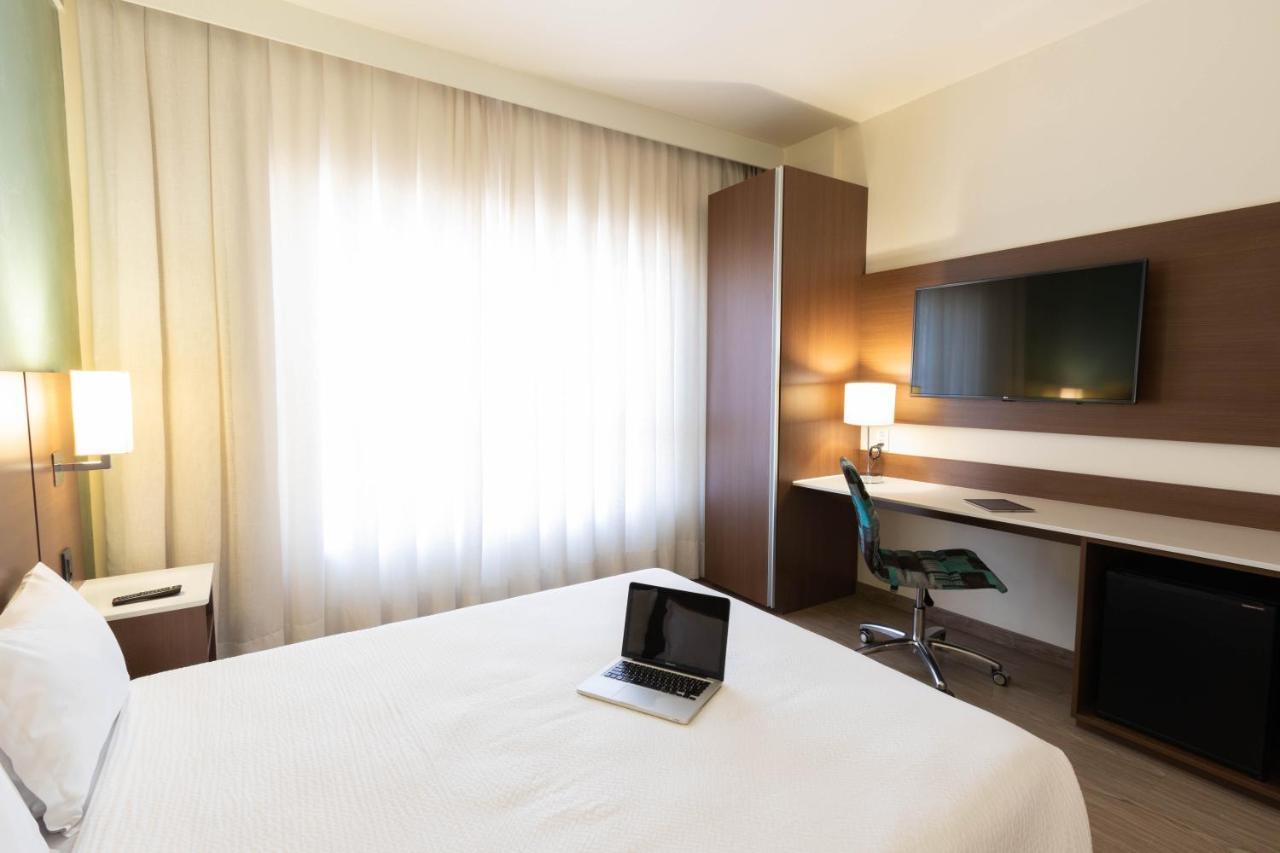 Ibis Styles Curitiba Aeroporto Hotel São José dos Pinhais Buitenkant foto
