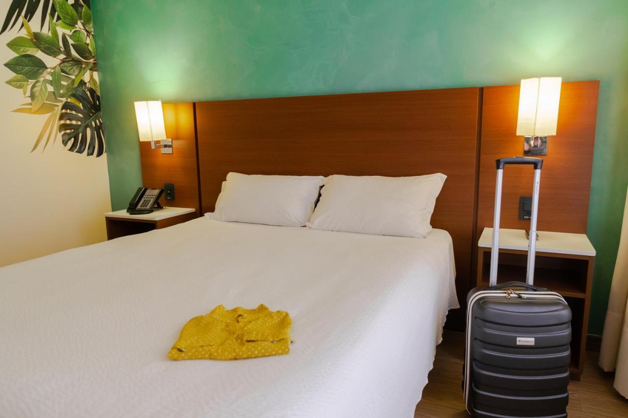 Ibis Styles Curitiba Aeroporto Hotel São José dos Pinhais Buitenkant foto