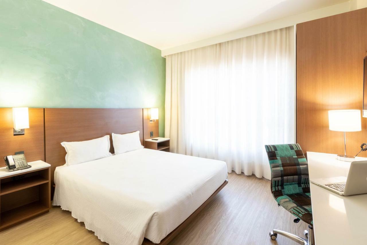 Ibis Styles Curitiba Aeroporto Hotel São José dos Pinhais Buitenkant foto